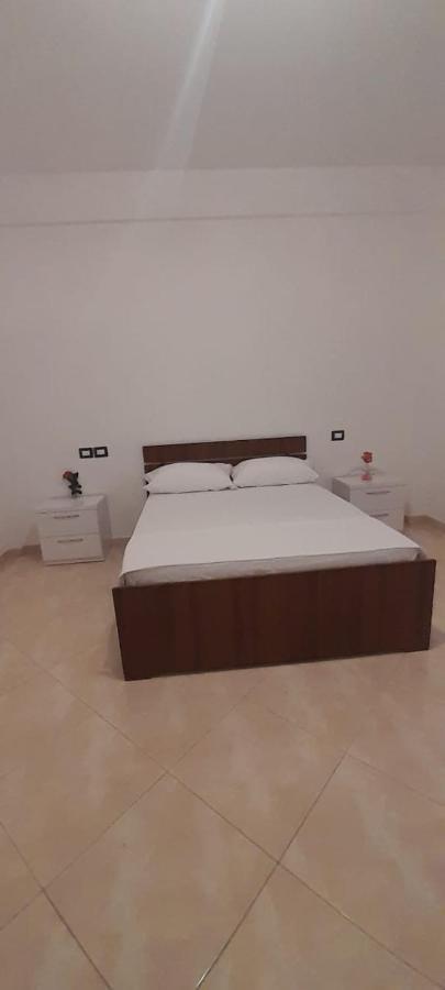 Casa Intera La Paghi Come Una Camera The Home With The Price Of A Room Durrës 외부 사진