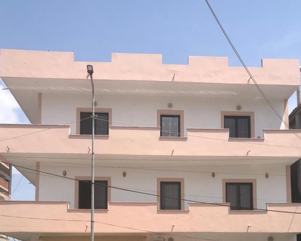 Casa Intera La Paghi Come Una Camera The Home With The Price Of A Room Durrës 외부 사진