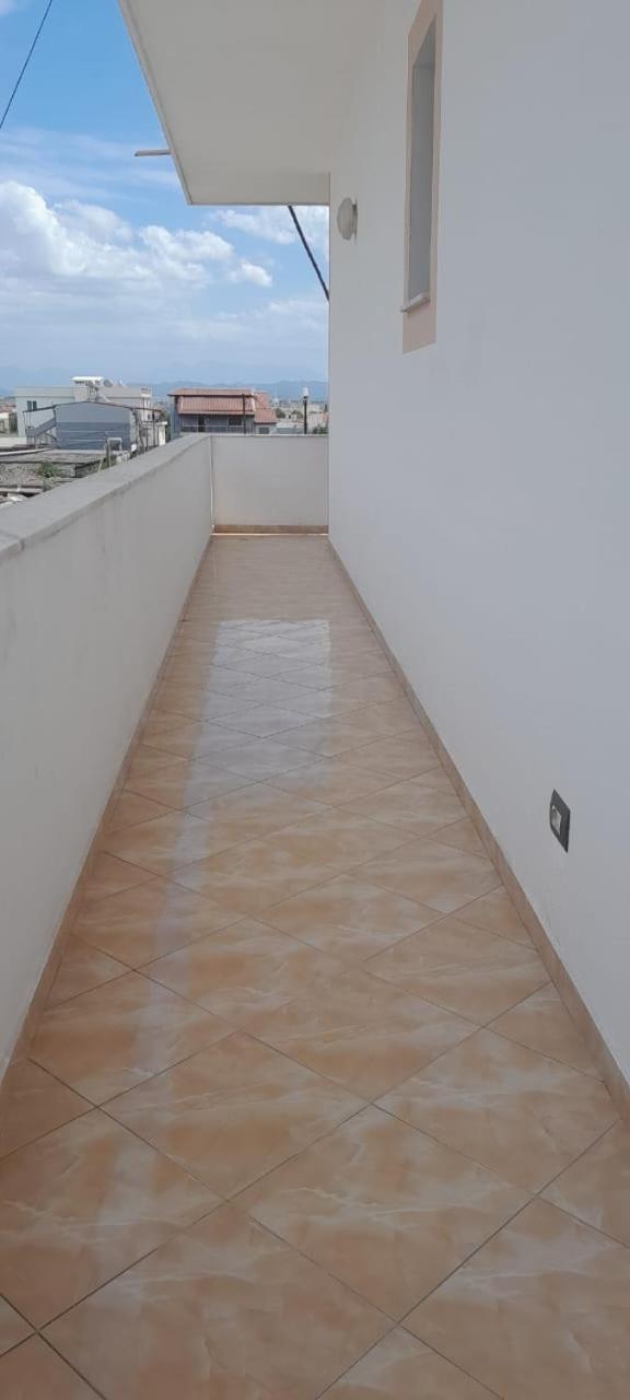 Casa Intera La Paghi Come Una Camera The Home With The Price Of A Room Durrës 외부 사진